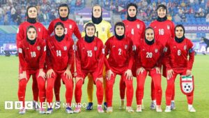 «Traidoras en tiempos de guerra»: el temor a regresar a Irán de las jugadoras de la selección femenina de fútbol que se negaron a cantar el himno en un torneo en Australia