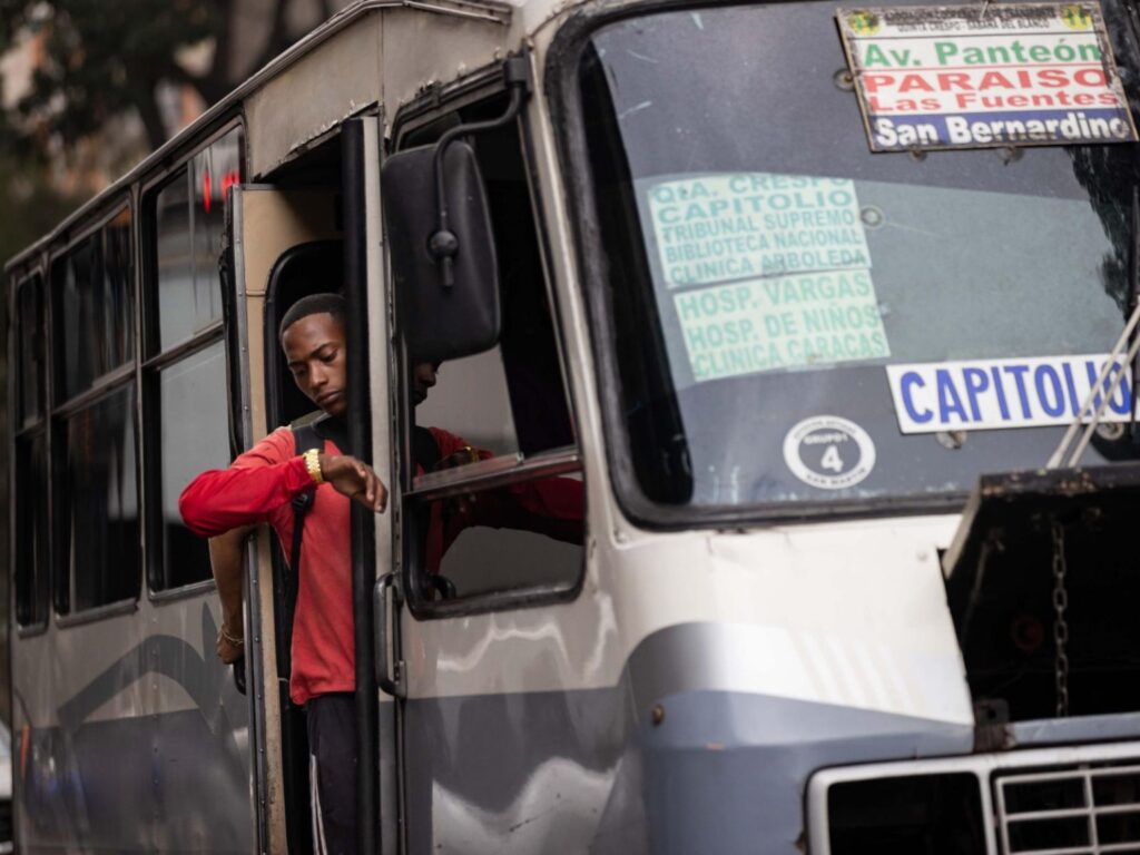 Transportistas afirman que tarifa del pasaje en 100 bolívares quedó "desfasada"
