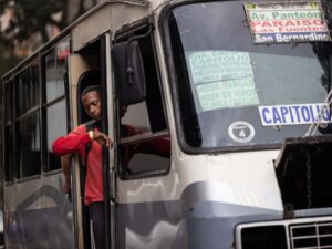 Transportistas afirman que tarifa del pasaje en 100 bolívares quedó "desfasada"
