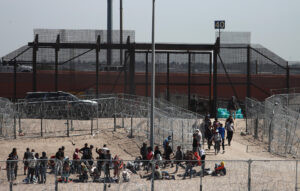 Tribunal Supremo EE.UU., abierto a petición de Trump de frenar asilos en frontera con México