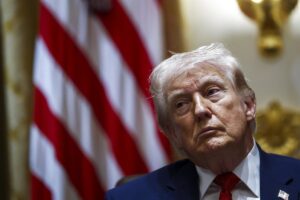 Trump amenaza a Irán con destruir lo que queda en pie si no se logra un acuerdo y abre el estrecho de Ormuz | europapress.es
