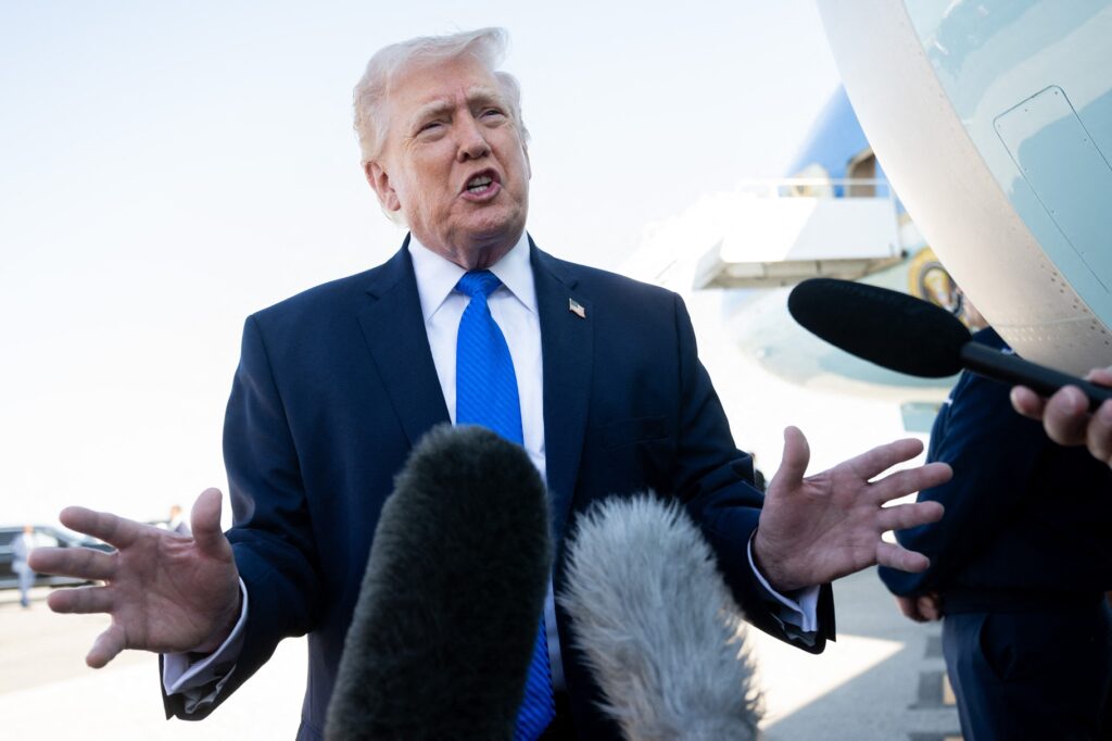Trump asegura que Irán dejará pasar 20 petroleros por el estrecho de Ormuz