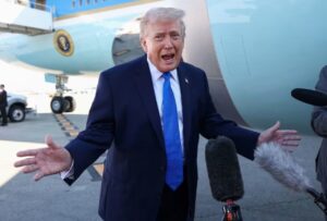 Trump dice que no le importa que Cuba reciba petróleo ruso: «Tienen que sobrevivir» – AlbertoNews