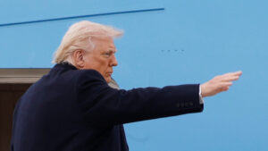 Trump explica por qué no quiere llamar «guerra» a su agresión contra Irán