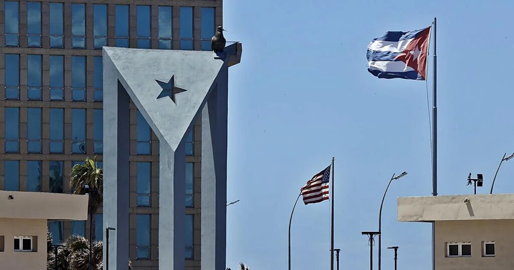 Trump permite la llegada de un petrolero ruso a Cuba: «Tienen que sobrevivir»