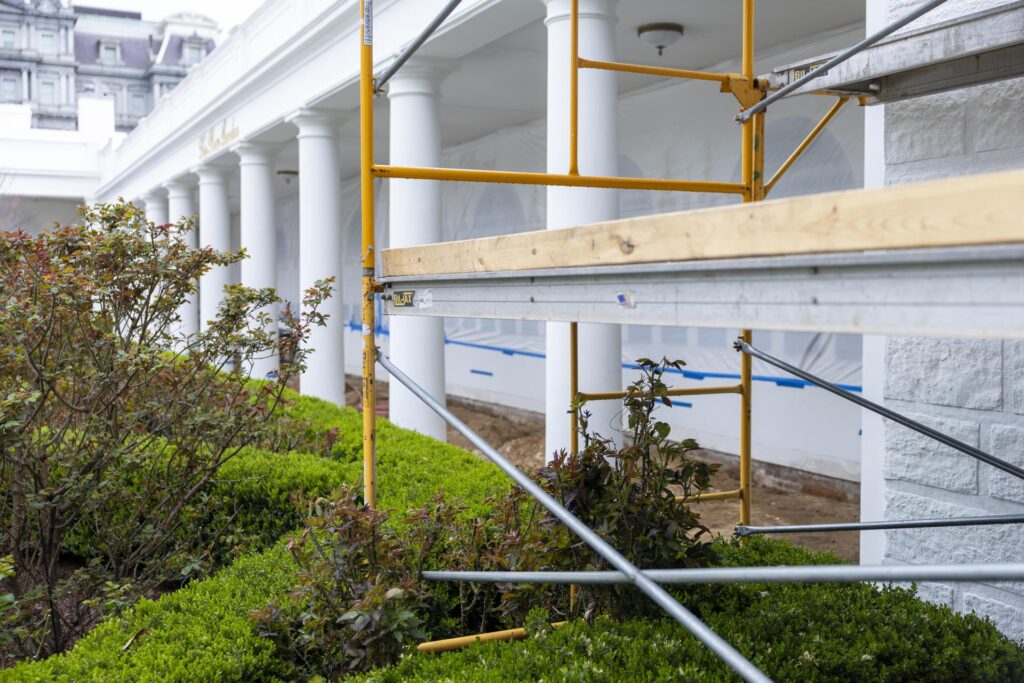 Trump reveló que construye un gran complejo militar bajo el salón de baile de la Casa Blanca