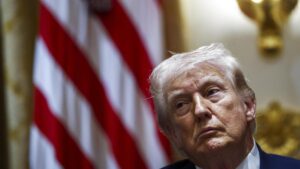 Trump ve posible un acuerdo con el «nuevo y más razonable» régimen de Irán, pero amenaza con destruir lo que queda en pie | elperiodico.com