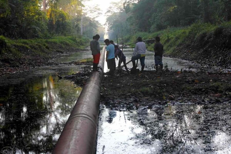 Un nuevo derrame de crudo en río de la amazonía peruana es inspeccionado por la Fiscalía - AlbertoNews