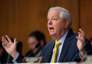 Un senador de EE.UU. pide retirar las bases de Rota y Morón tras el choque con España por Irán