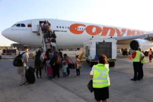 Un total de 209 migrantes retornados llegaron a Venezuela en un vuelo procedente de EE.UU.