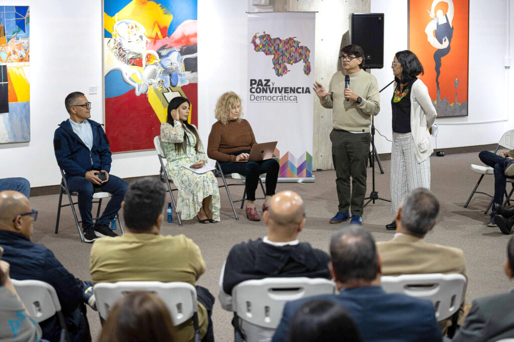 Venezuela crea mesas de trabajo para debatir sobre protección al ejercicio del periodismo - AlbertoNews