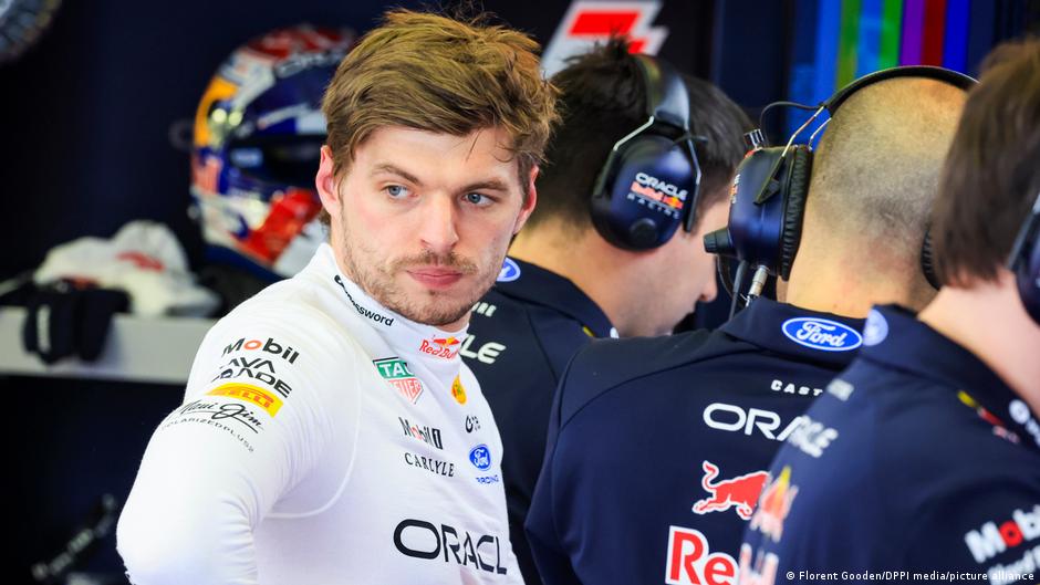 Verstappen insulta a reportero y lo echa de sesión de prensa