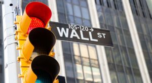 amenaza de estanflación y el riesgo de contagio para la bolsa por ser cada vez una alternativa más atractiva