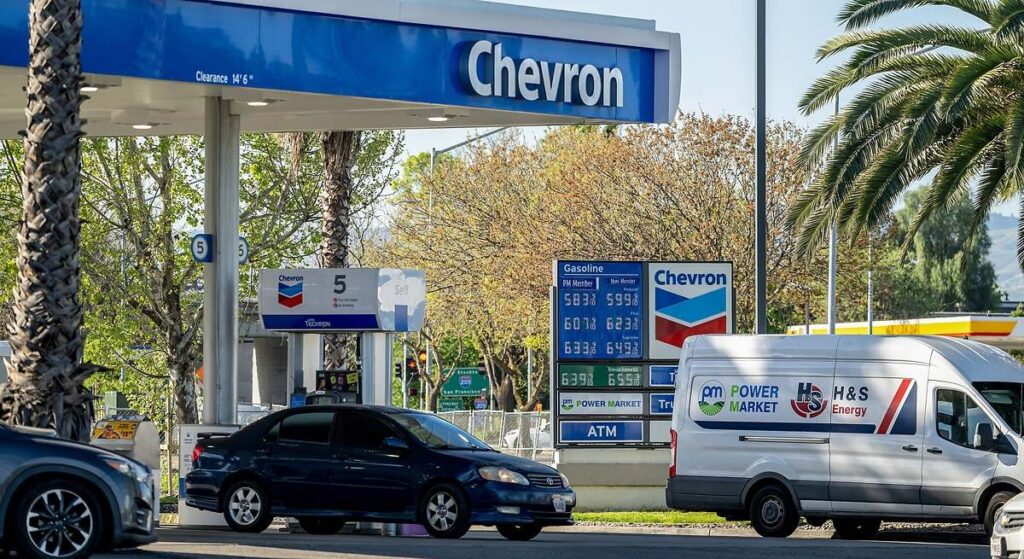 la gasolina se dispara en EEUU el doble que en Europa