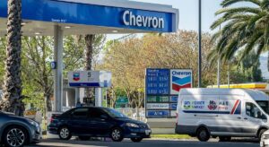 la gasolina se dispara en EEUU el doble que en Europa