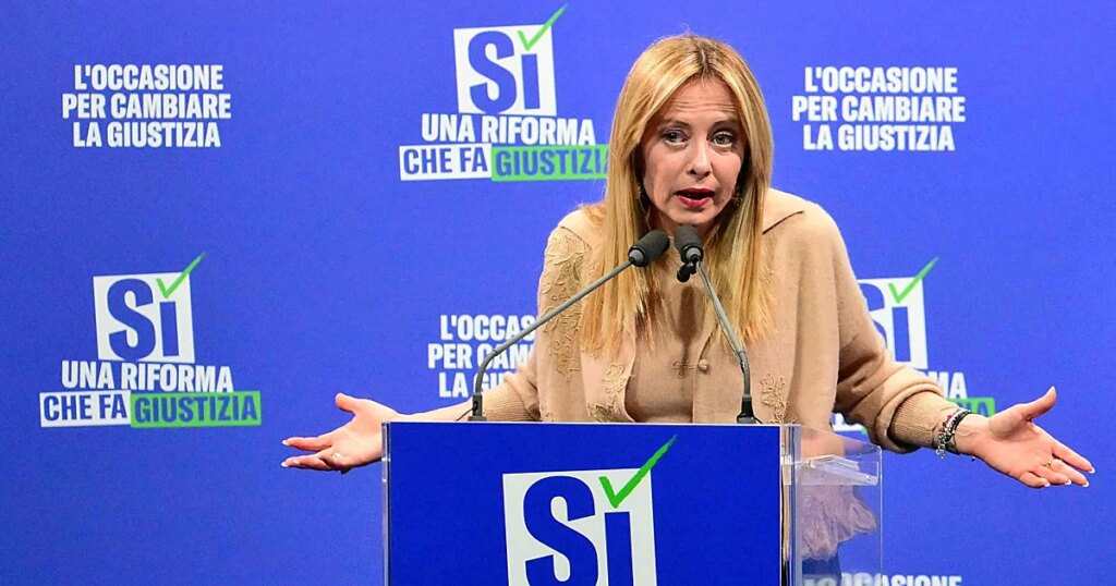 la ministra de Turismo se niega a dimitir