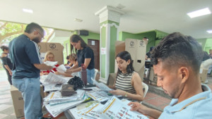 sube a 32 curules, crecen las maquinarias políticas y varios elegidos llegan al Congreso en medio de polémicas