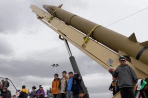 ¿Cuántos misiles y cuántas bombas les quedan a los ayatolás de Irán? Los cálculos y la realidad | elmundo.es