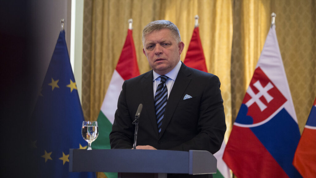 "¿Son ustedes tan incompetentes, toda la Comisión Europea?: Fico arremete contra Von der Leyen
