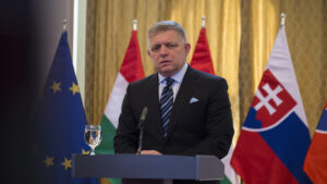 «¿Son ustedes tan incompetentes, toda la Comisión Europea?: Fico arremete contra Von der Leyen