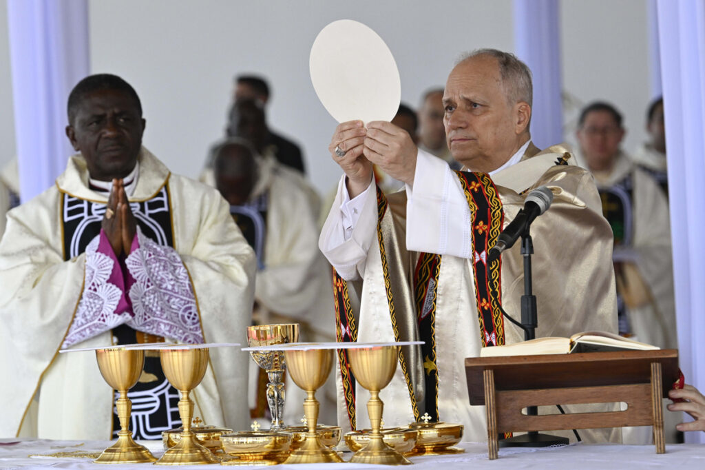 El papa desde Camerún: "El mundo está siendo destruido por unos pocos tiranos"