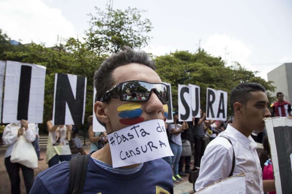 62 medios digitales siguen bloqueados ante la opacidad de Conatel