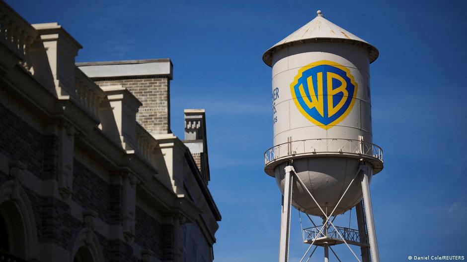 Accionistas aprueban venta de Warner Bros a Paramount