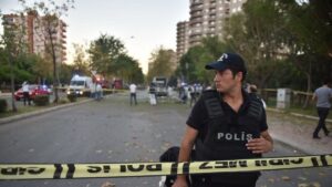Al menos 16 heridos en un tiroteo indiscriminado en una escuela de secundaria turca | elperiodico.com