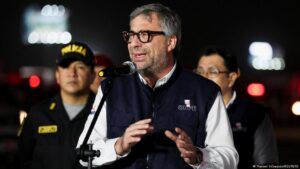 Allanan vivienda de jefe electoral en Perú tras elecciones