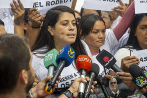 Andreina Baduel denunció la suspensión arbitraria de visitas a su hermano en El Rodeo I (VIDEO)