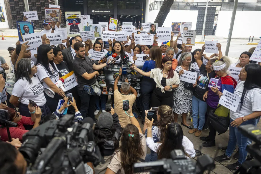 Andreina Baduel denunció que se impidió la visita consular a presos colombianos en El Rodeo I