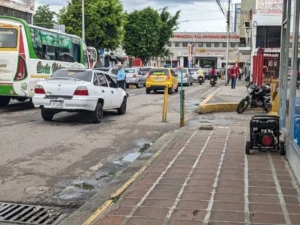 Apagones, lluvias y colas persisten en frontera