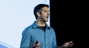 Apple sustituye a Tim Cook y nombra a John Ternus como nuevo consejero delegado