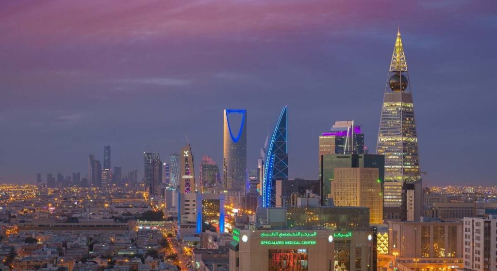 Arabia Saudí asegura que los activos de su fondo soberano alcanzaron los 776.700 millones en 10 años
