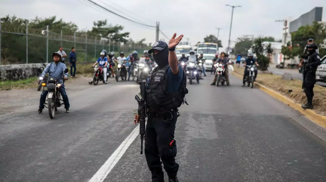 Arrestan al menos a 25 miembros o asociados de la Mafia Mexicana en el sur de California