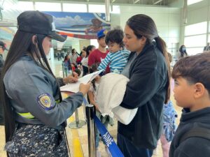 Arriba vuelo con 190 connacionales
