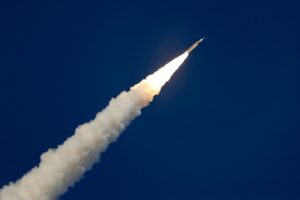 Artemis II despega con éxito y la humanidad vuelve rumbo a la Luna tras más de 50 años