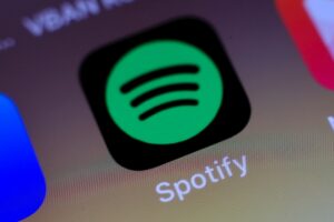 Artistas mexicanos alcanzan cifras récord en Spotify: generan más de 8 mil mdp en regalías