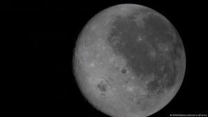Astronautas concluyen paso por el lado oscuro de la Luna