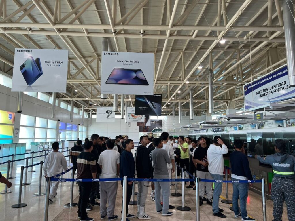 Aterrizó en Maiquetía otro vuelo con casi 200 migrantes deportados de EEUU