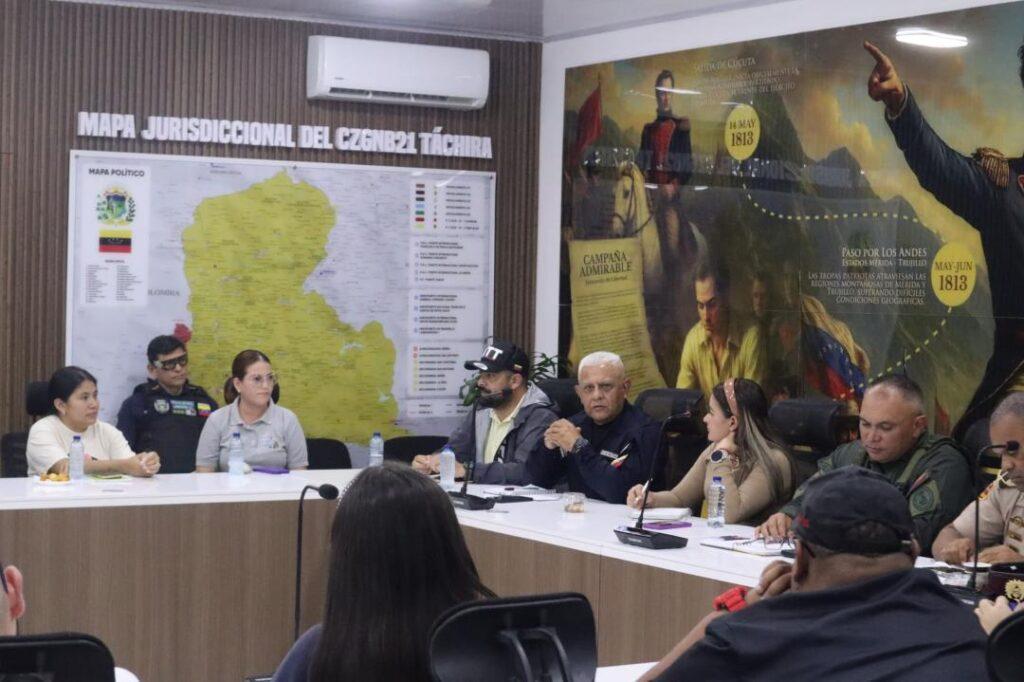 Autoridades definen acciones contra la informalidad en el transporte en San Antonio