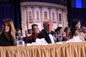 BBC Mundo | Cómo pudo el atacante llegar tan cerca de Trump y otras dudas del tiroteo en la cena corresponsales en EEUU – AlbertoNews
