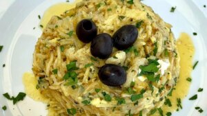 Bacalao a bras, la económica receta de pescado perfecta para viajar a Portugal sin salir del país
