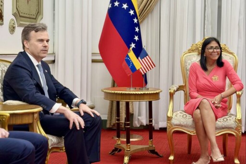 Barrett acudió a Miraflores para monitorear que el régimen de Delcy cumpla con el plan de tres fases