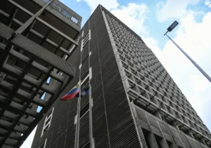 Venezuela enfrenta reestructuración de deuda superior a 170 mil millones de dólares, según economista