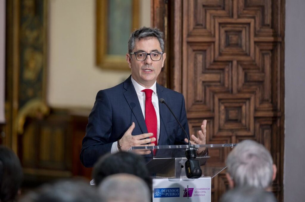 Bolaños tacha de "despropósito" el 'caso Begoña Gómez' después de que Manos Limpias pida no llevarla ante un jurado