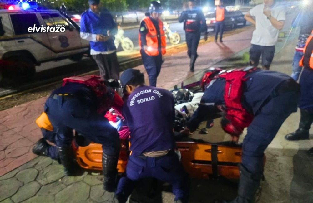 Bomberos utilizaron una cizalla para liberar a motorizado que impactó contra una cabilla en Lechería