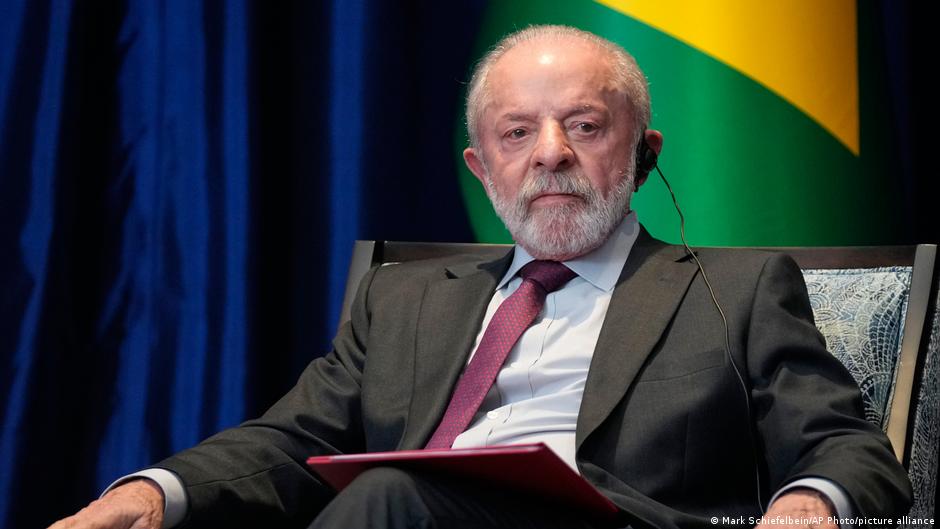 Brasil retira credenciales a oficial EEUU en "reciprocidad"