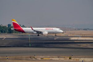 Bruselas no ve riesgo inmediato de cancelaciones de vuelo por escasez de combustible | europapress.es