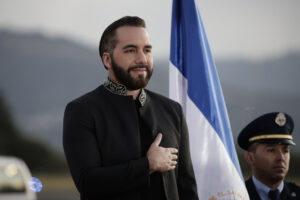 Bukele compara juicio masivo de pandilleros en El Salvador con los de Núremberg – AlbertoNews